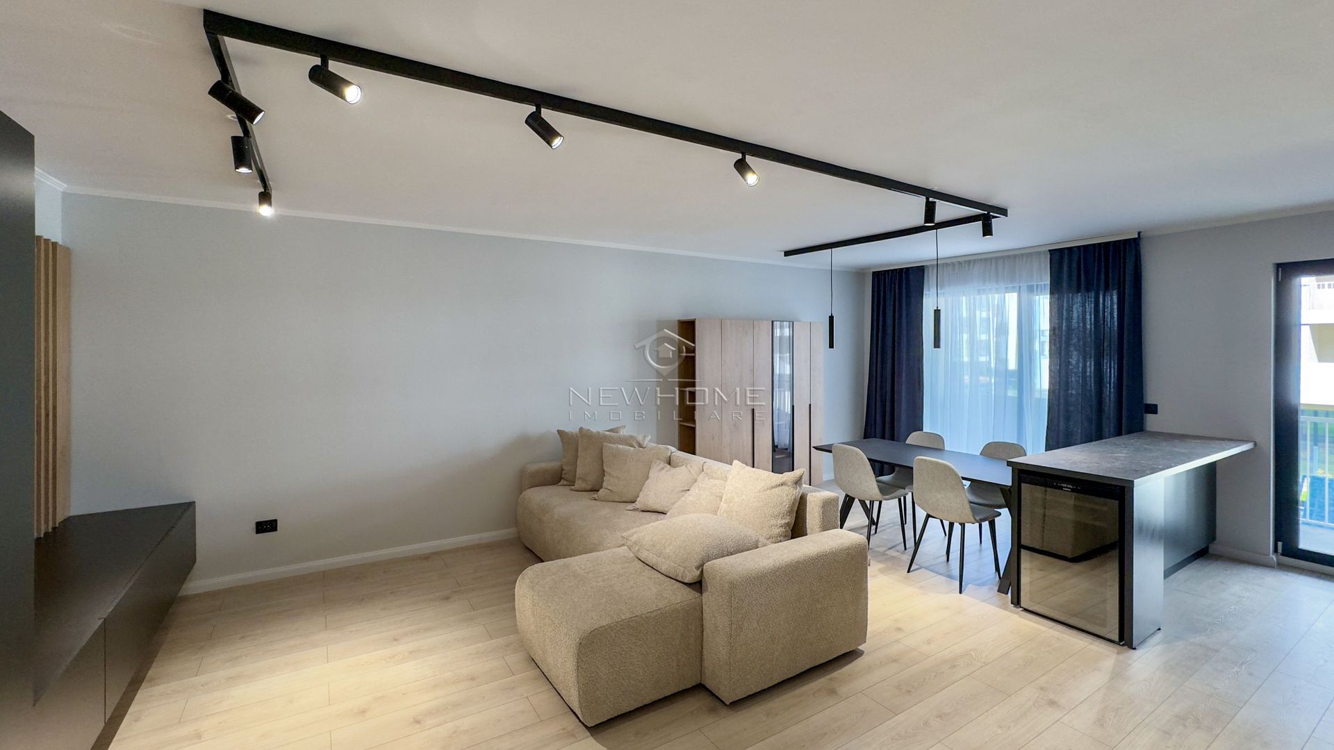 Apartament cu 2 camere, zona Str Eroilor - Poză 14