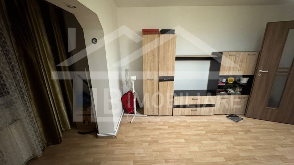 Apartament cu 3 camere, 54mp, Zona Dambu Pietros - Poză 2