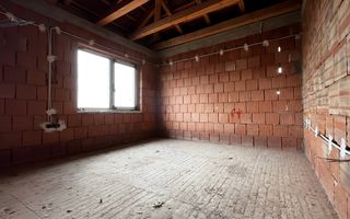 Duplex de vanzare 4 camere, 2 bai, teren 240 mp, intrare Chinteni - Poză 4