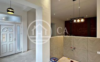 Apartament 3 camere de vânzare la curte comuna în zona Ultracentrală - Poză 3