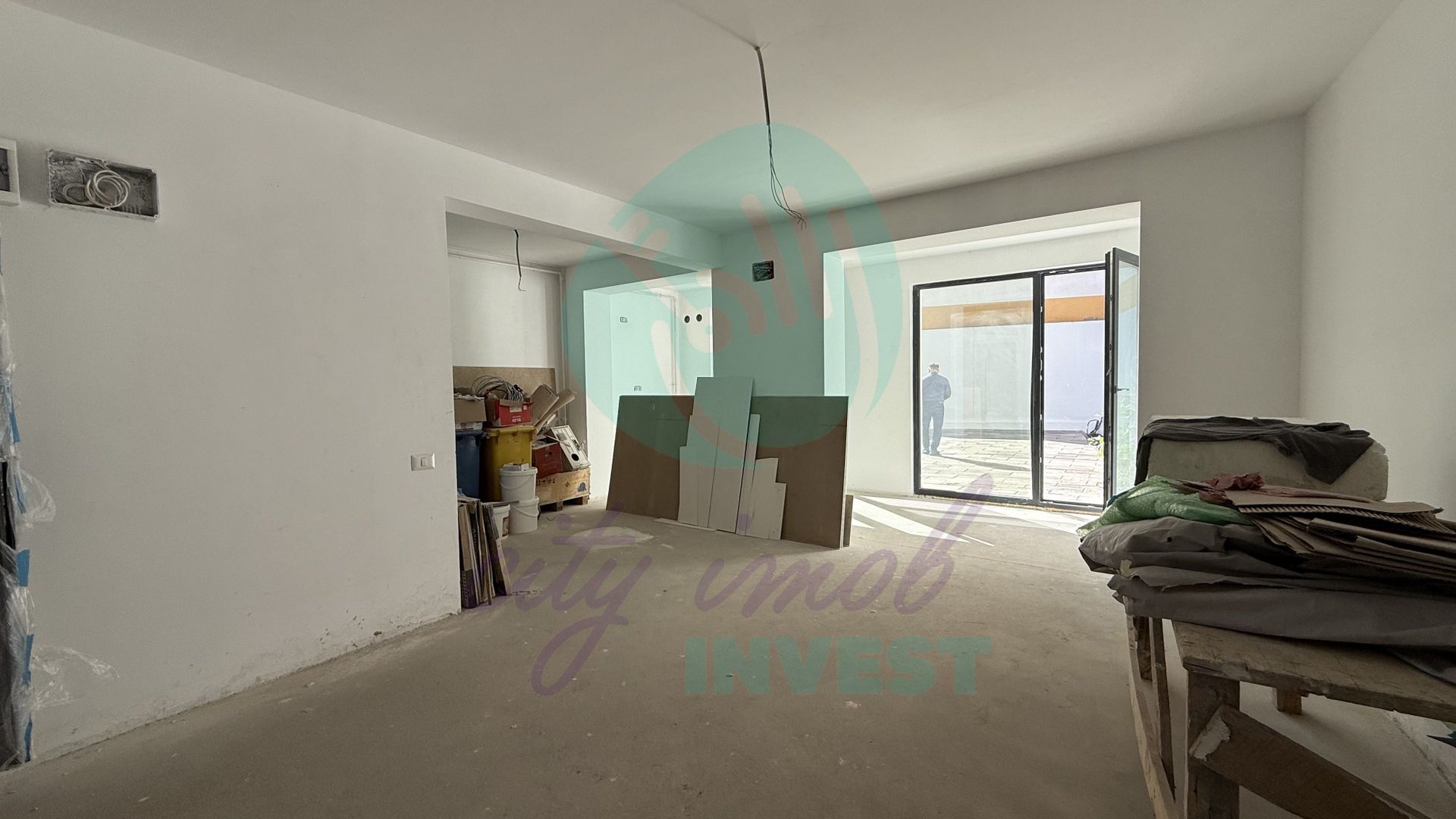 Apartament cu o curte generoasa de 60 mp - Poză 4