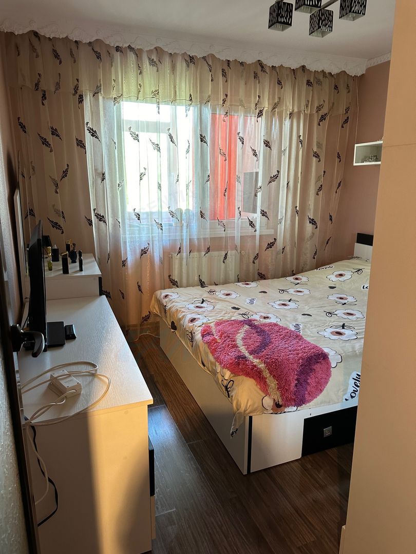 SE VINDE APARTAMENT 3 CAMERE, MICRO 38, 63.000 EURO - Poză 5