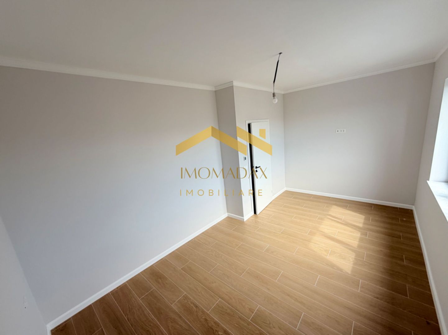 Bucovăț-Duplex 4 Camere-La Cheie - Poză 22