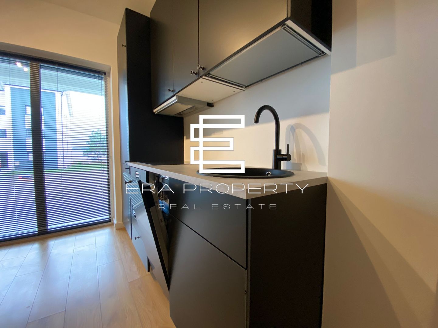 Apartament modern în DaVinci Homes – design industrial & finisaje premium - Poză 3