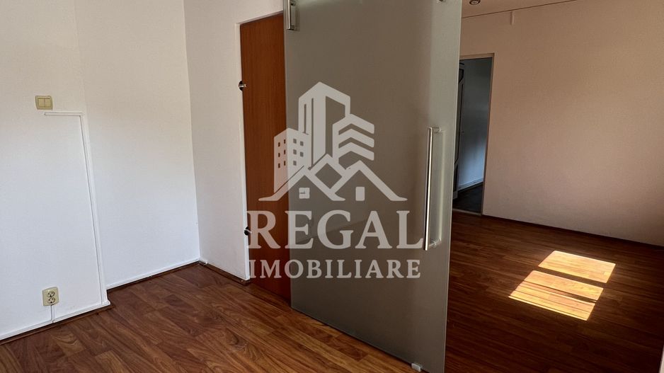 PRET NOU - Spațiu comercial de vânzare – Zona Micro 5 - Poză 1