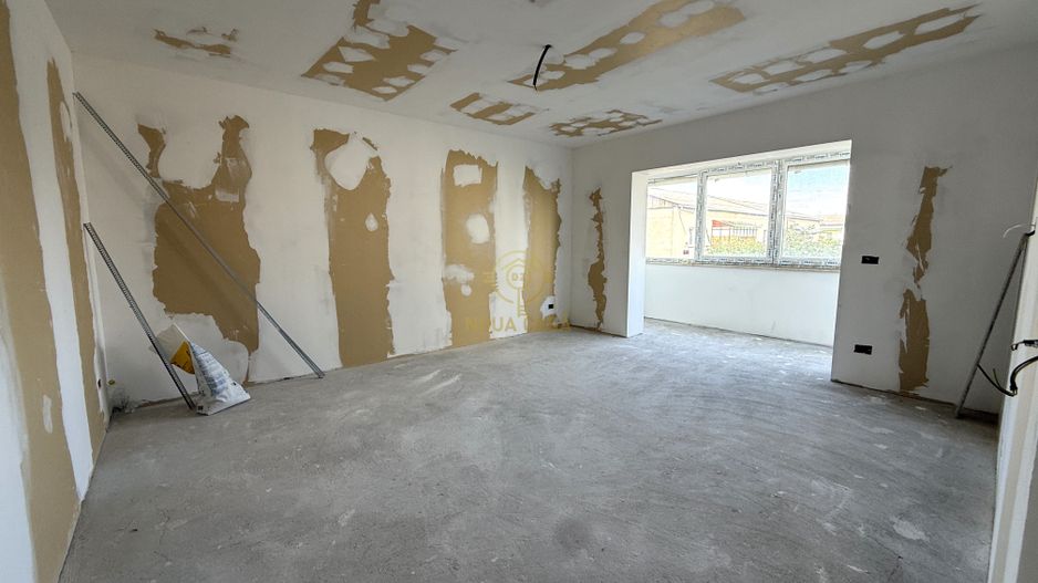 De vanzare Apartament 3 camere Gellert Sandor 71MP/Dubla Orientare - Poză 3