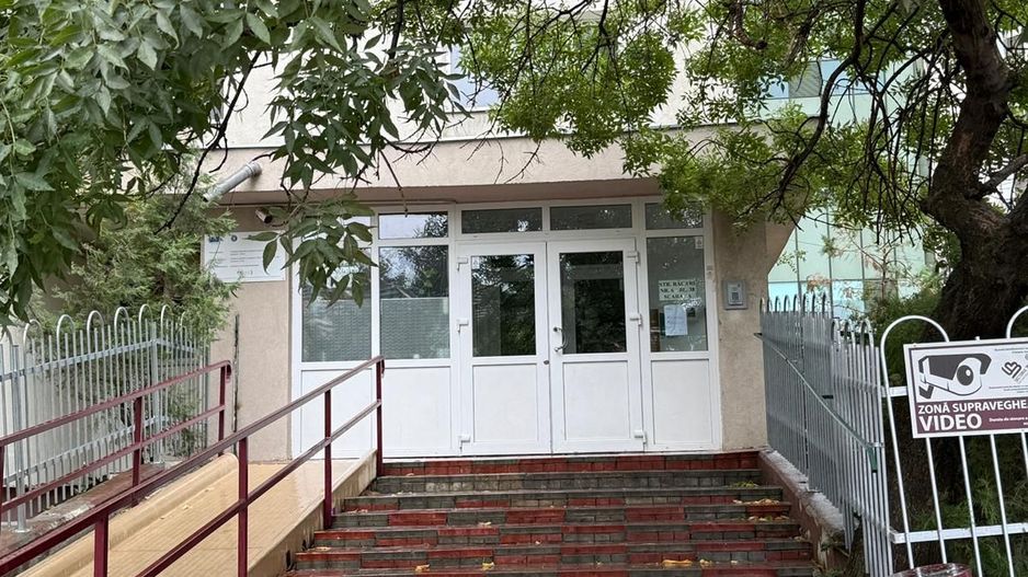 Garsoniera moderna I mobilata si utilata - Poză 11