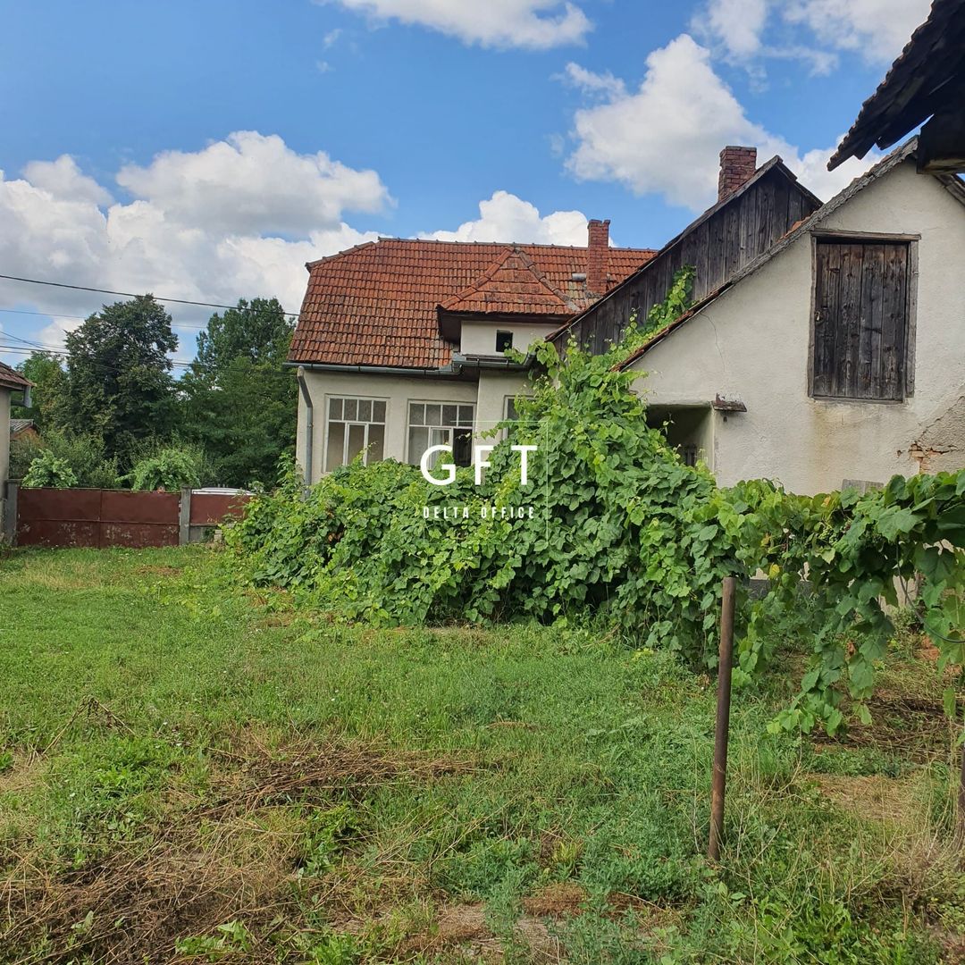 Casa cu teren de 40 ari,situata in centrul comunei Matei - Poză 3