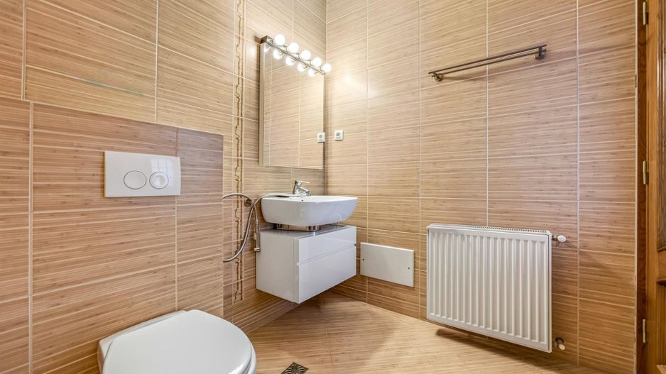 Casa pe 3 niveluri | Terasa cu priveliste | 3 parcari | Pozitie centrala - Poză 27