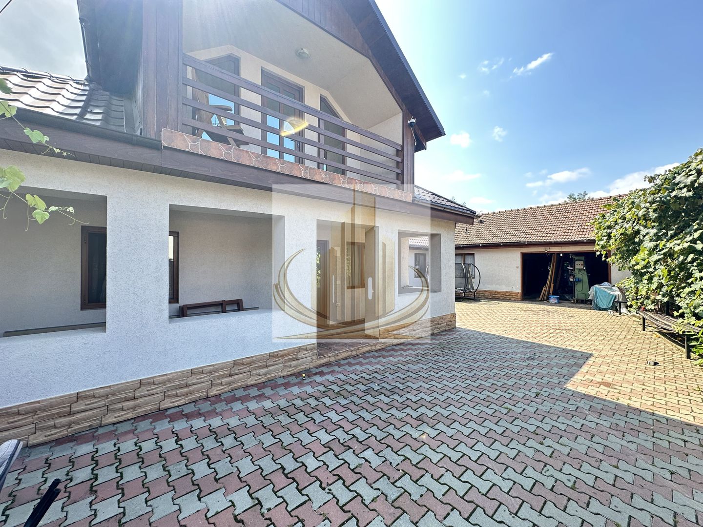 Casă 160 mp + atelier 200 mp + anexă + teren 1.000 mp | Exclusivitate - Poză 1