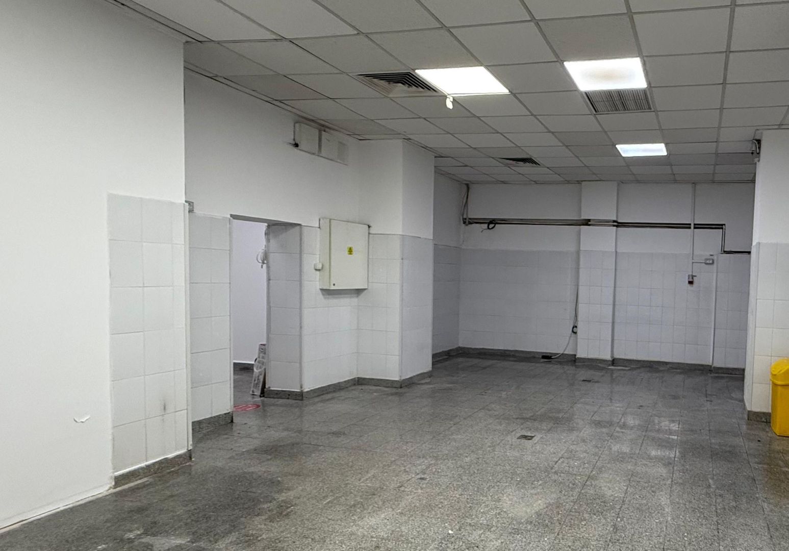 Spațiu comercial de vanzare 146 mp utili vitrină stradală zona Tineretului - Poză 3