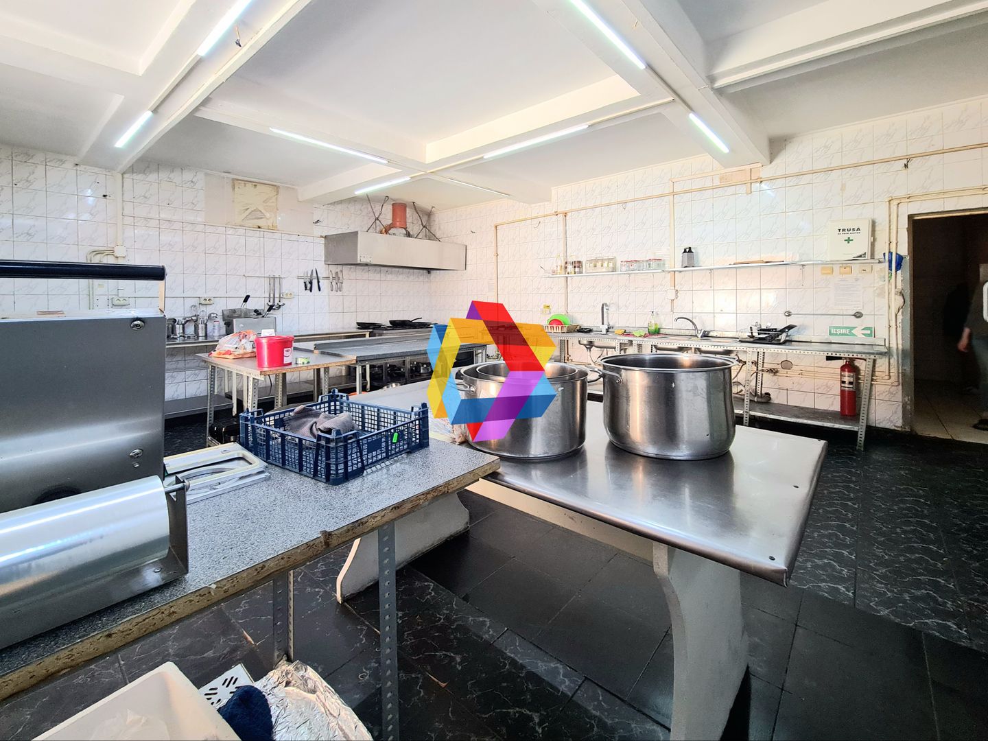 Spatiu comercial de închiriat cu 380 w Brasov - 60 mp # spatii-comerciale-brasov - Poză 2