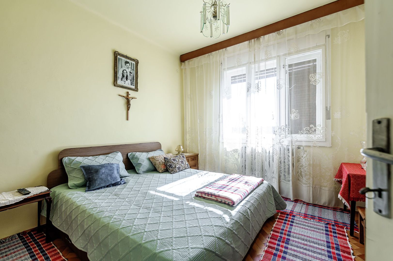 Preț NOU! Casa P+2 în zona centrală Chișineu-Criș - Poză 5