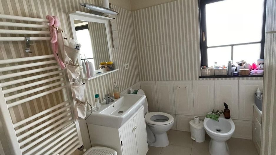 Casă modernă mobilată | 3 dormitoare |  Ansamblu privat | Strada asfaltata - Poză 8