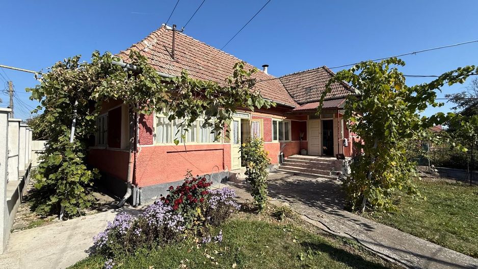 Casă în Ungheni preț 75.000 . 1100 mp teren - Poză 4