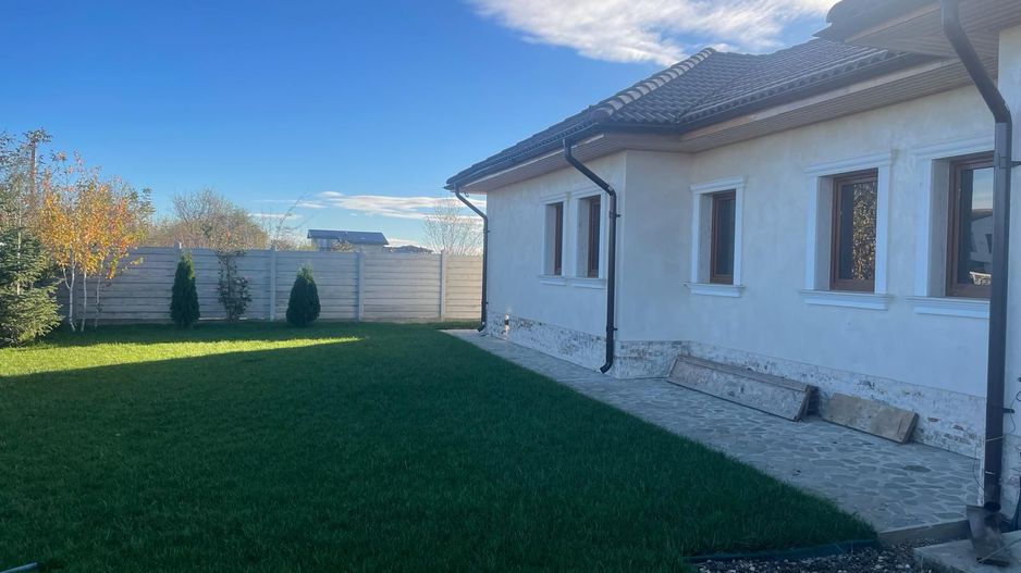 Casă pe parter + 700 mp teren | Balotești - Poză 1