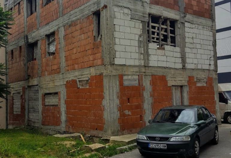 Teren de vânzare în Vitan, 100 m pe nivel, 2 etaje construite cu placă turnată - Poză 1