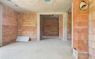 Casă la roșu  pe parter - Moșnița Veche - Poză 19