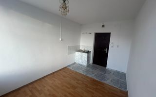 Garsoniera tip Cameră Tractorul, etaj intermediar - Poză 3