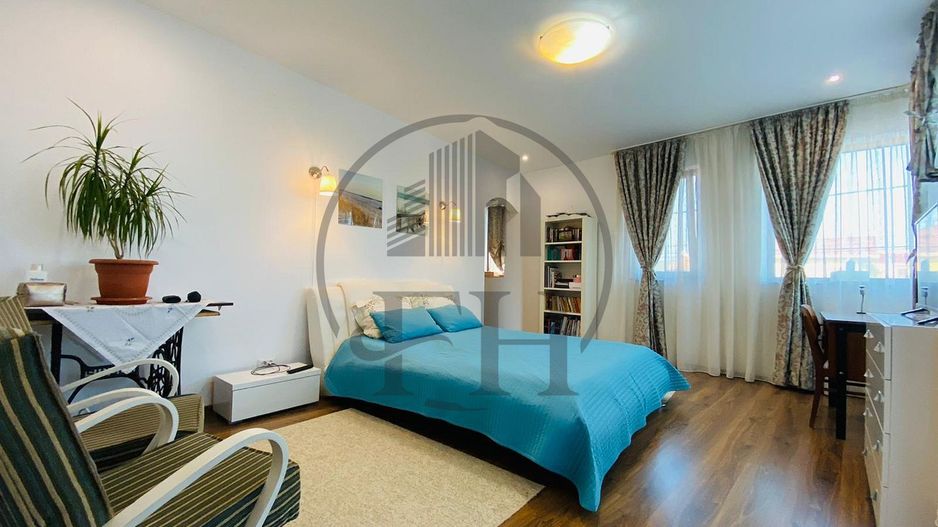 SOLD/VANDUT-Casă / Vilă cu 6 camere de vânzare - Poză 8