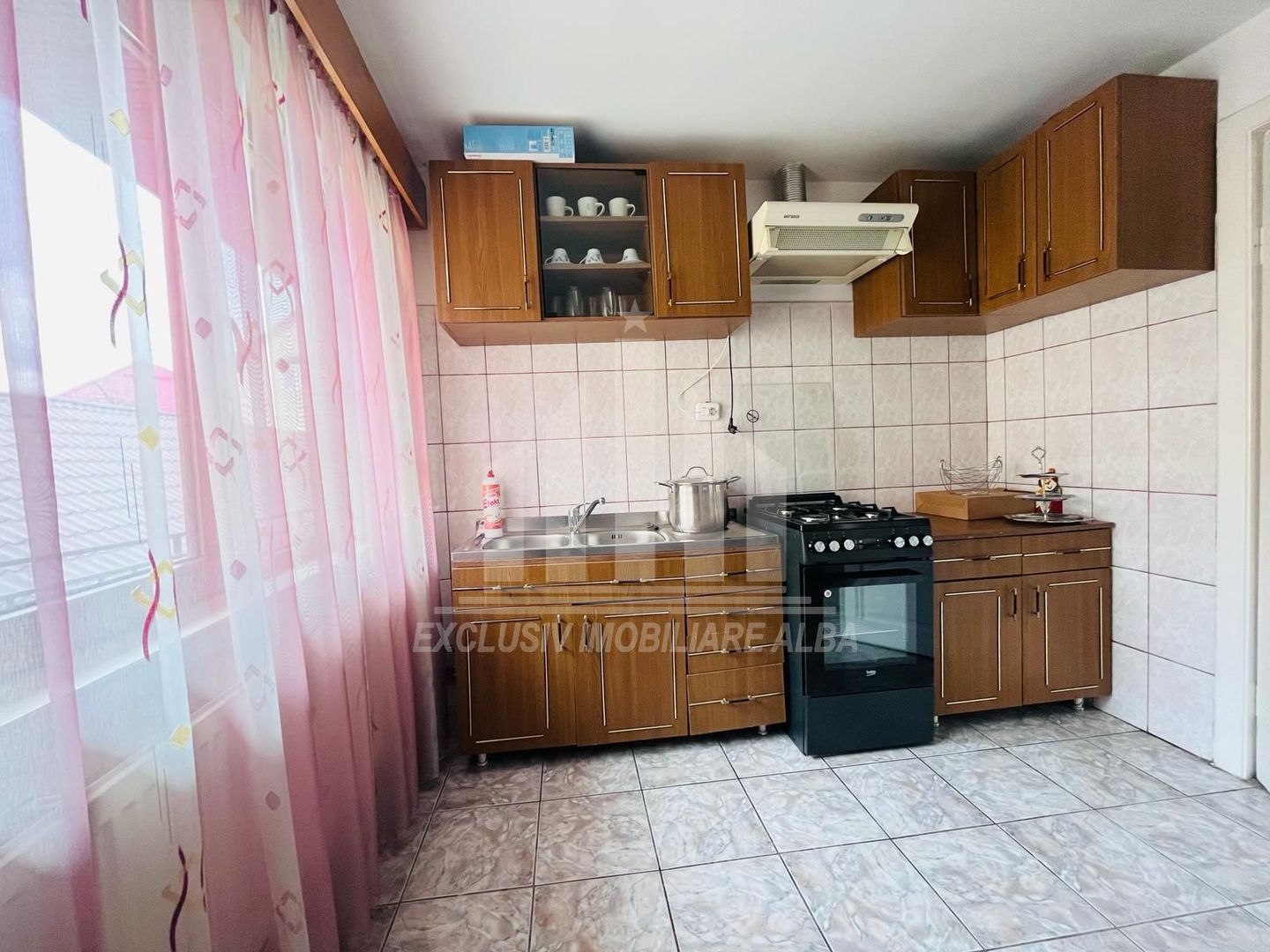 Apartament cu 3 camere la casa, Tolstoi - Poză 3