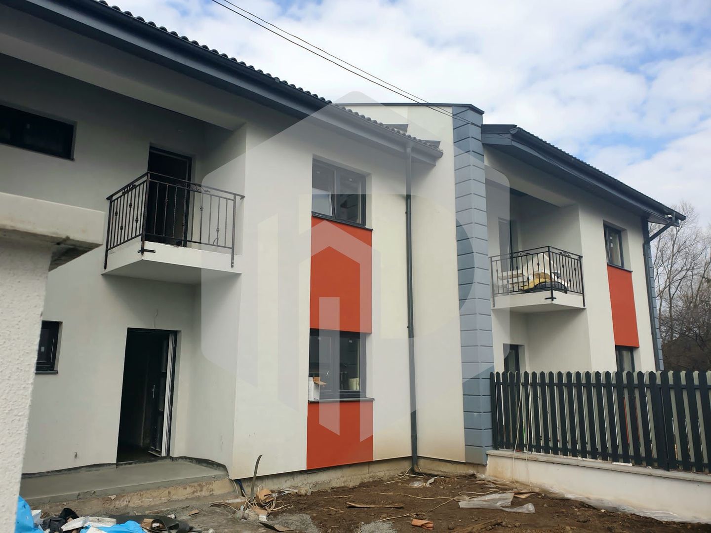 Dezvoltator . Casa in Selimbar/ Zona El Gringo/120 mpu+ gradina 216mp - Poză 2