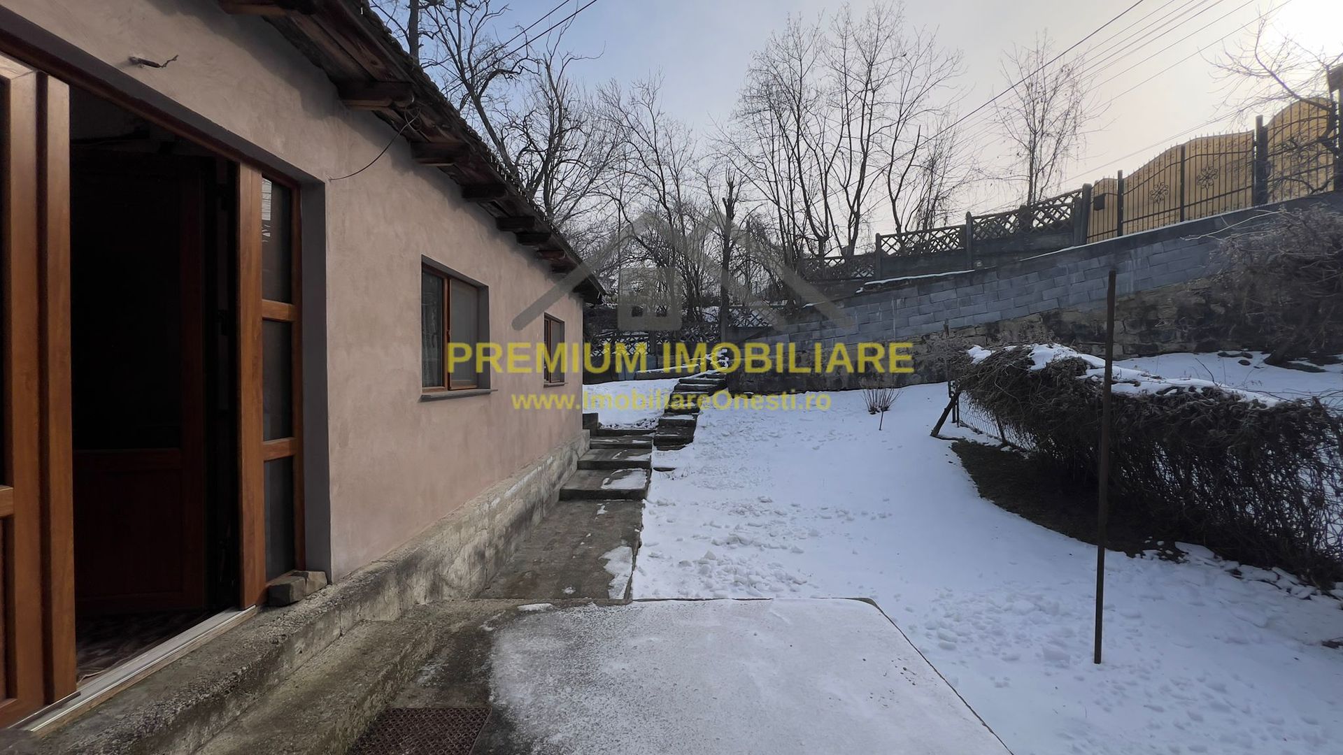 Casă de vânzare în Târgu Ocna - Poză 2