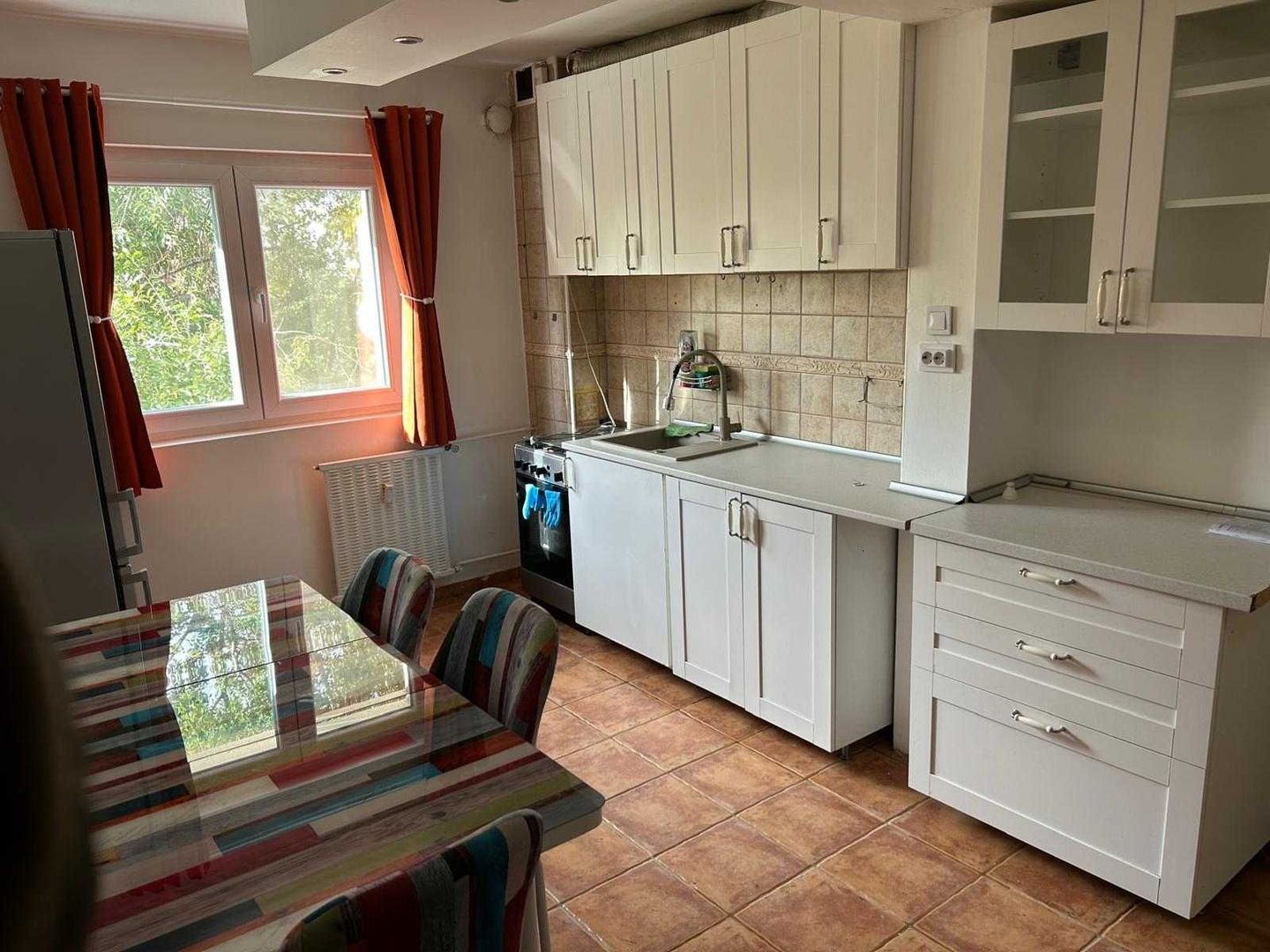 Apartament 3 camere, 2 băi, 50 m de metrou Ștefan cel Mare - Poză 1