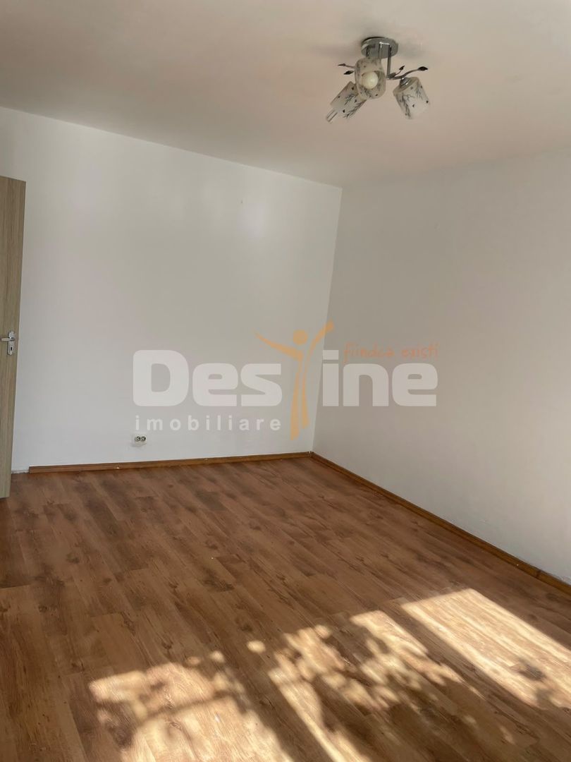 APARTAMENT 2 CAMERE DECOMANDAT RENOVAT - Poză 5