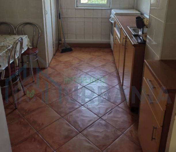 Apartament 4 camere, Dacia, Iași - de vânzare - Poză 1