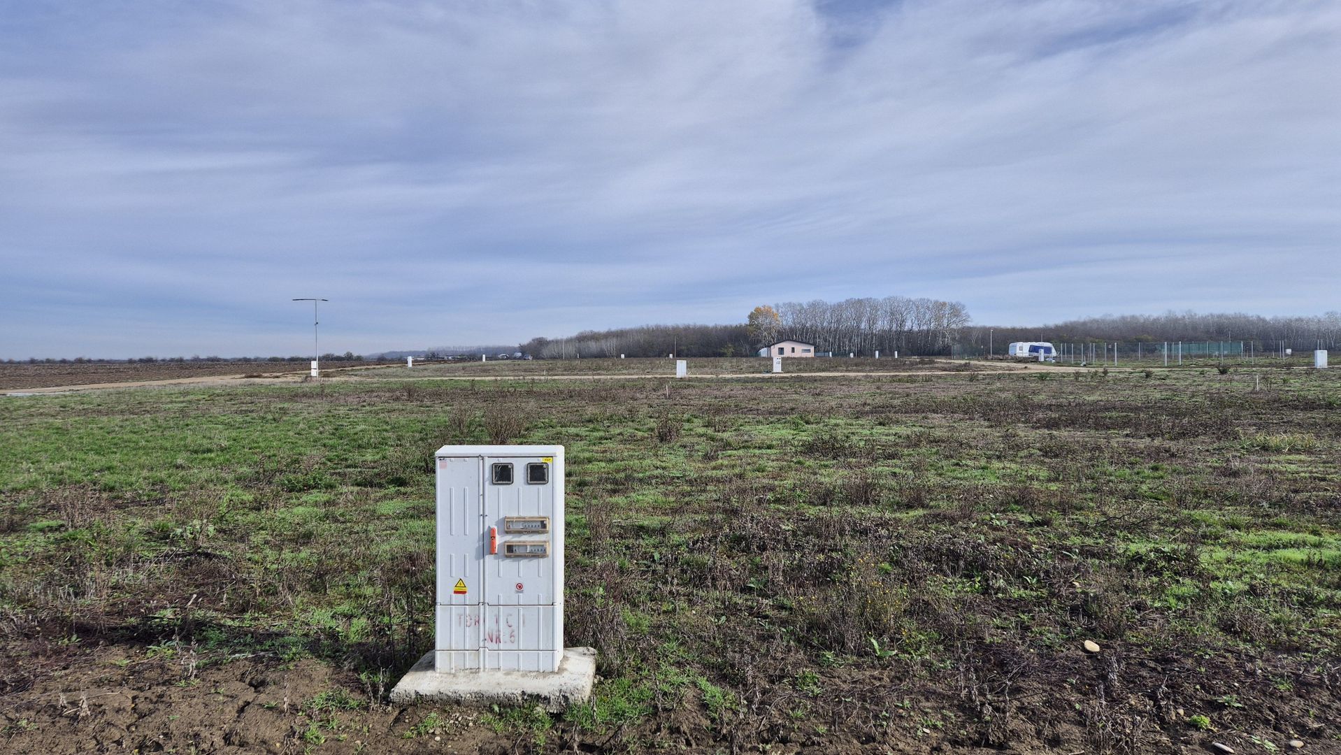 Loturi de teren 638 mp - curent tras la teren - Crevedia - Poză 1