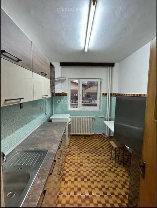 Inchiriez apartament 2 camere, etaj 1, Titan Sector 3 - Poză 4
