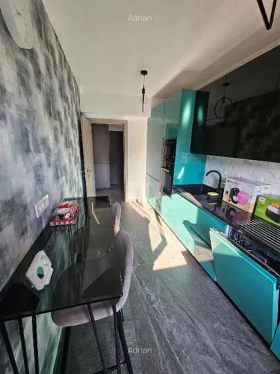 APARTAMENT SUPERB LOC PARCARE METROU ZONA APARATORI PATRIEI - Poză 3