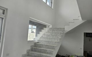 Casă / Vilă de vânzare în Bucuresti - Poză 2