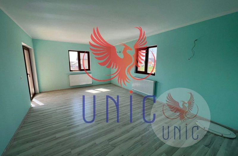 Casa, 4 camere, S+P+1E+M - Poză 12