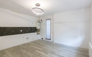 3 CAMERE LA PARTER CU CURTE PROPRIE DE 57MP,  2 BAI, POZITIE PE SUD, COMISION 0% - Poză 5