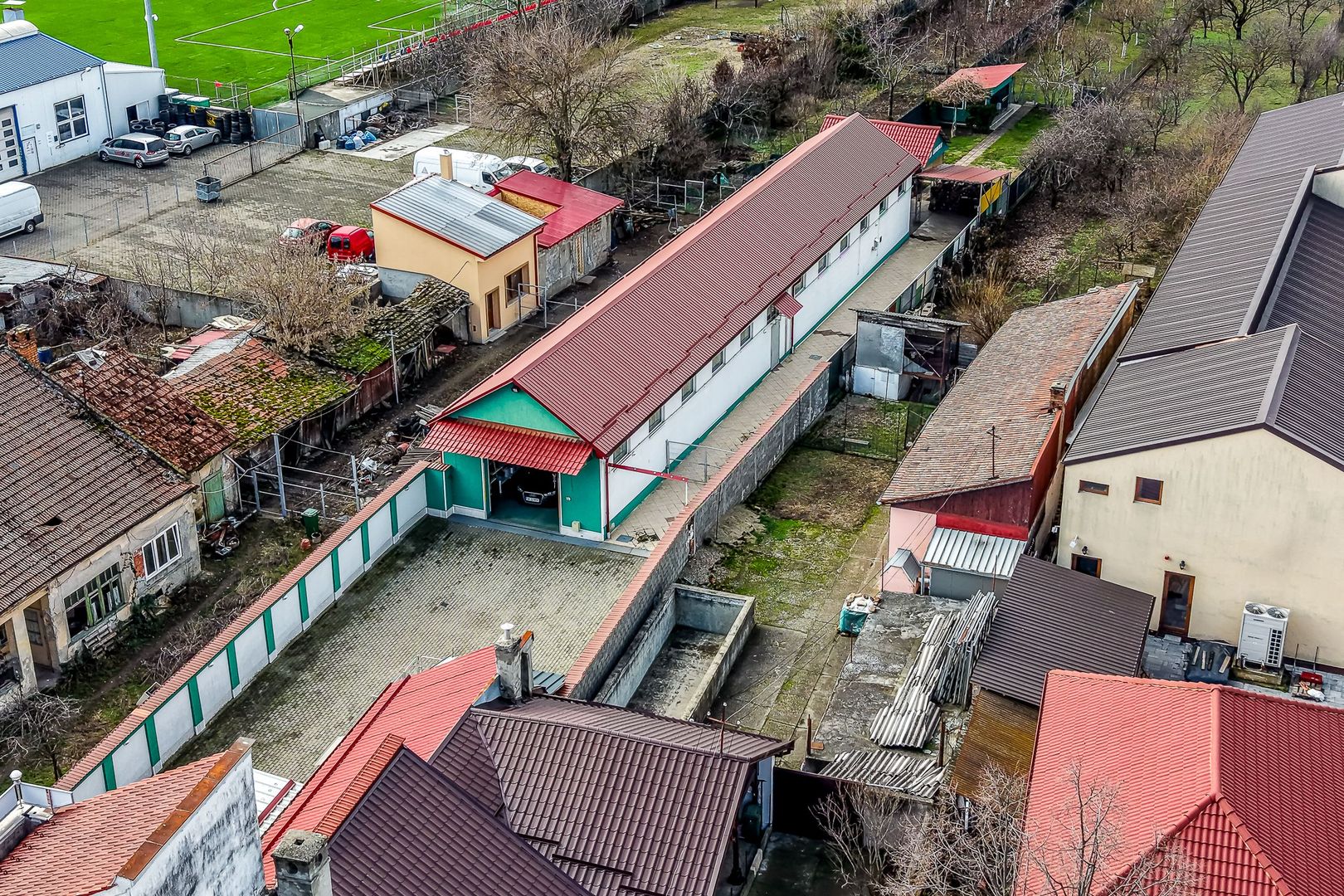 Spațiu comercial,  hala, si un penthouse în centrul Aradului Nou - Poză 5