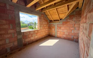 Casă de vânzare la roșu  | 220 mp | 1.200 mp teren - Poză 12