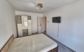 Închiriez apartament 1 camera etajul.1 - Poză 1
