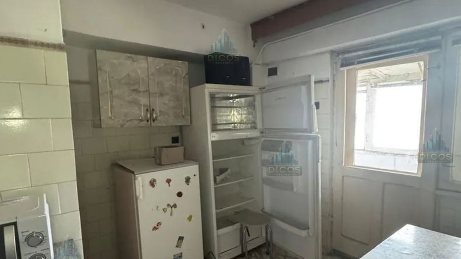Apartament 4 Camere – Lângă Liceul Maiorescu, Giurgiu - Poză 1