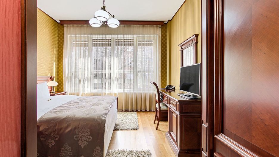 Oportunitate de investiție: Hotel Best Western de 4 stele Arad - Român - Poză 5