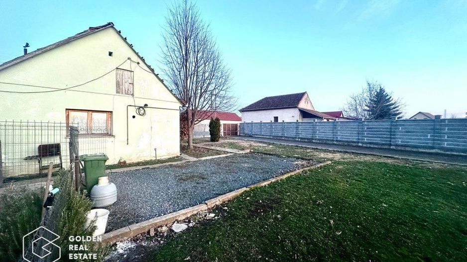 Teren 530 mp cu utilitati, constructie 3 camere cu centrala proprie,zona Poltura - Poză 4