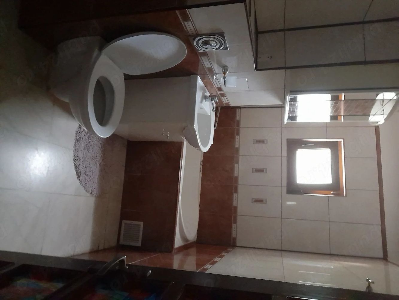 Spitalul Judetean | 3 Camere | Etaj 2 | Centrala proprie - Poză 3