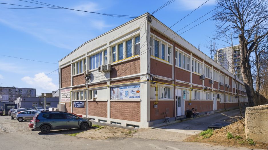 FALEZA NORD cladire multifunctionala 4600 mp cu acces din Bdul Mamaia! - Poză 28