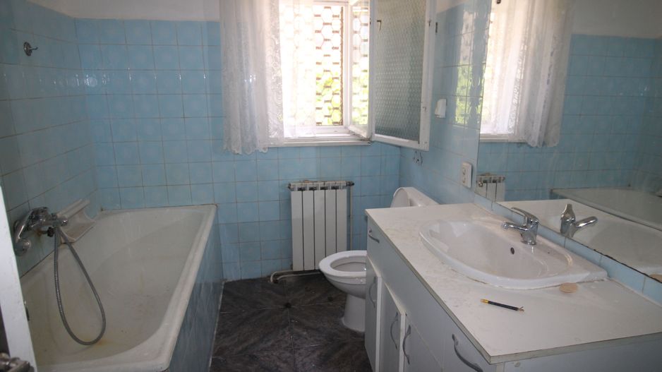 APARTAMENT IN VILA - Poză 13