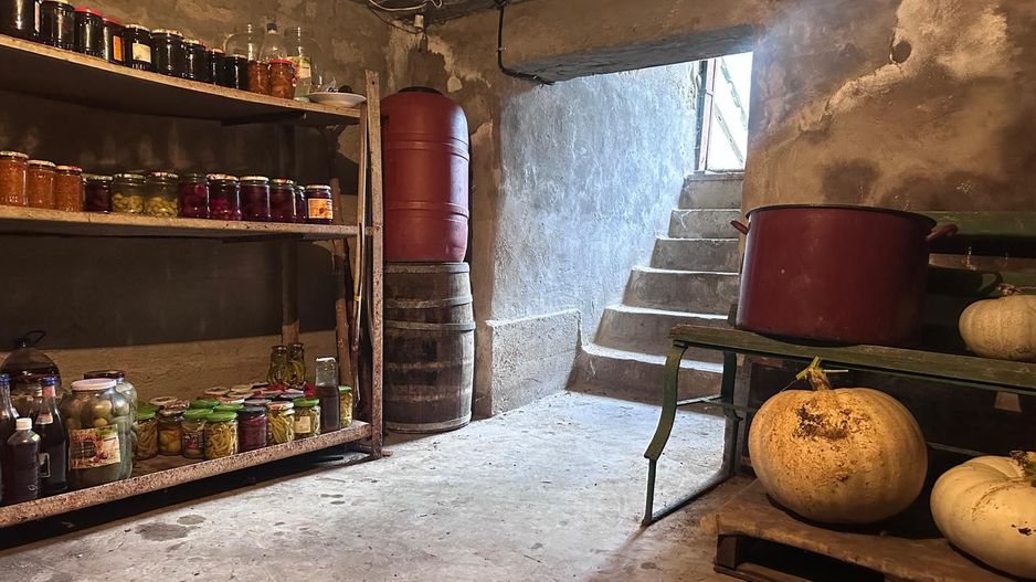 Vanzare casă cu teren generos în Săcueni, la 15 minute de Târgoviște - Poză 17