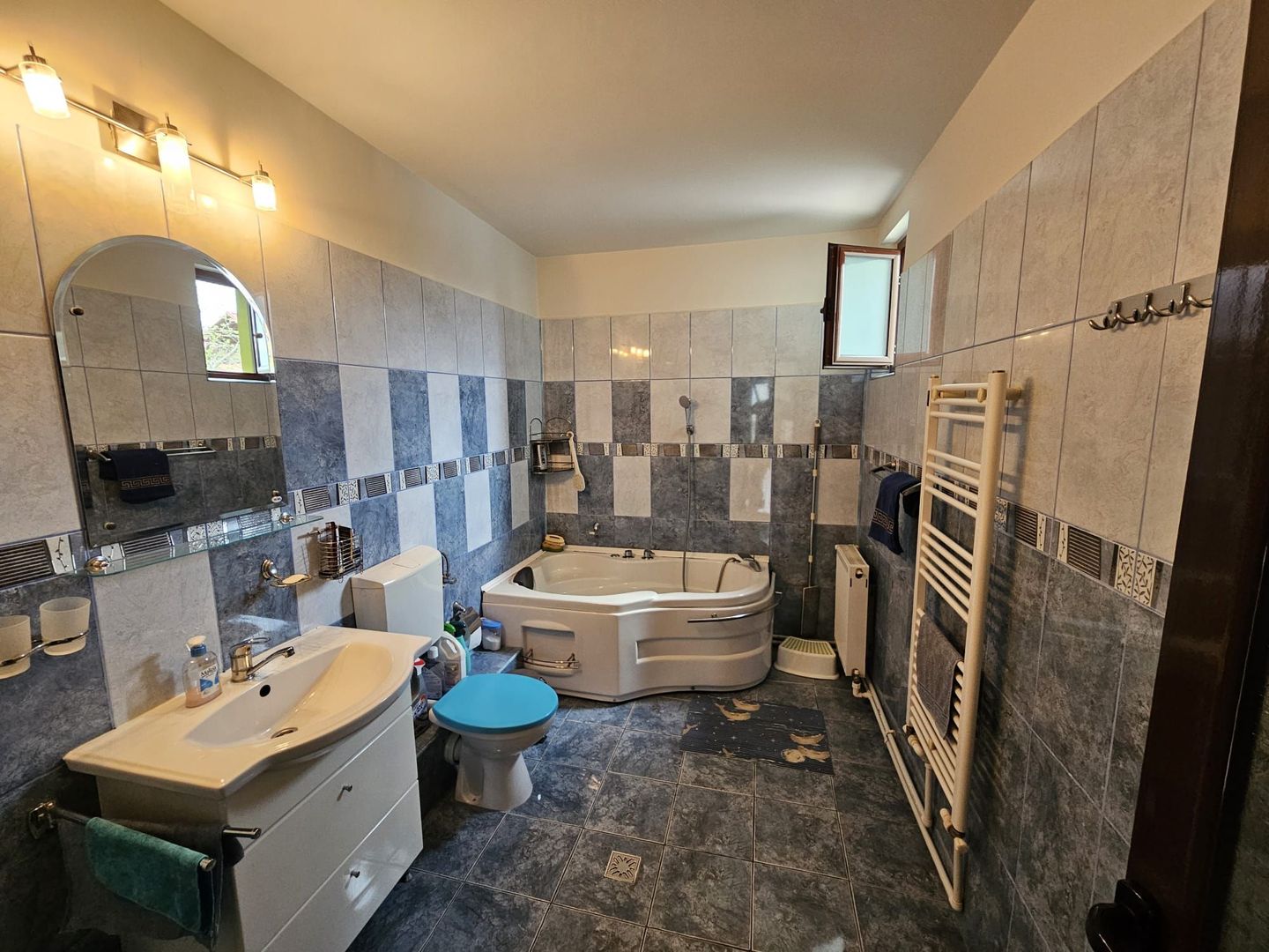 Vila spațioasă tip duplex – ideală pentru două familii Prundu, Pitești - Poză 4