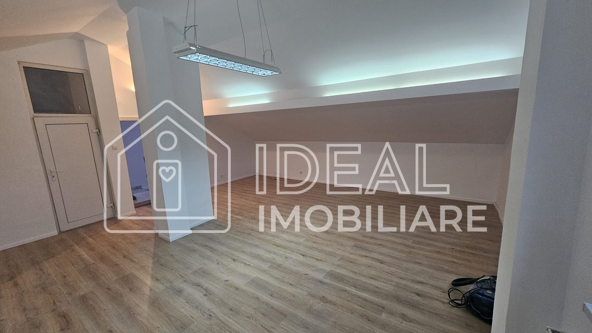 Spatiu Comercial cu 11 camere, 365 mp utili,  zona Cale Dumbravii - Poză 8