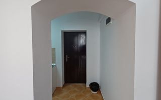 Birou, central, Ady Endre Oradea, 40 mp. 399 E/lună. Comision 0 - Poză 8