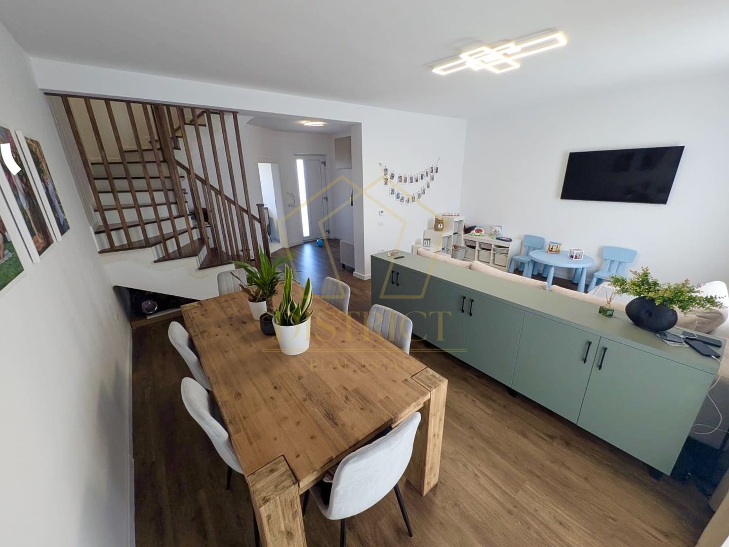 Duplex modern cu 4 camere | Giroc | Restaurant Daf - Poză 3